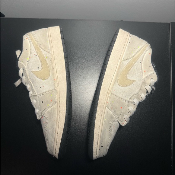 Size 6 - Jordan 1 Low Brushstroke Swoosh - Paint Splatter - Picture 2 of 7